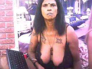 indianva Live Webcam on CamSoda