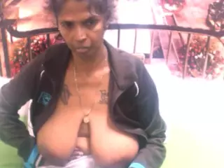 IndianVa's Live Sex Cam Show