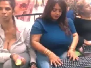 IndianVa's Live Sex Cam Show