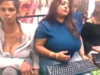 IndianVa's Live Sex Cam Show