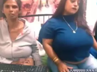 IndianVa's Live Sex Cam Show