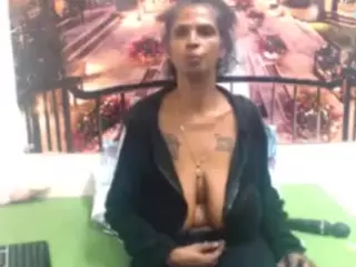 IndianVa's Live Sex Cam Show