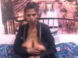 IndianVa's Live Sex Cam Show