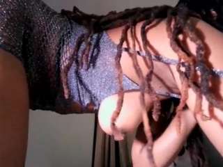 sexiiimamiii23 webcam