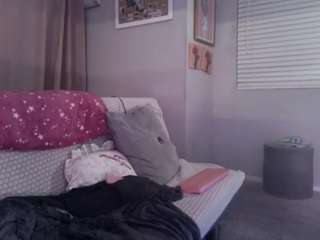 Live webcam model sexiiimamiii23 on Soda Cams