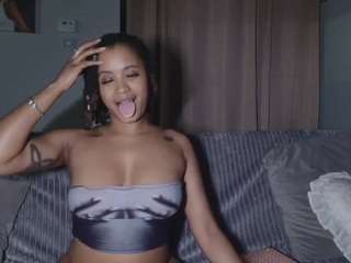 sexiiimamiii23 webcam