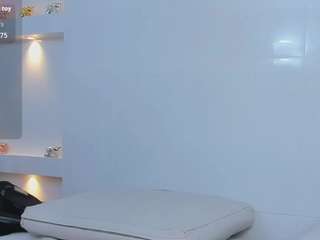 le modèle zenda-evans est en webcam porno dans un show sur le site camsoda, il possède les tags suivants: ass,red hair,no drinking,no smoking,oil,orgasm,public,pussy,skinny,asshole,spank,squirter,tease,teen 18,toys,young-adult,natural,naked,lush,lovense
