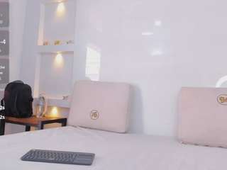 Zenda-Evans live webcam show