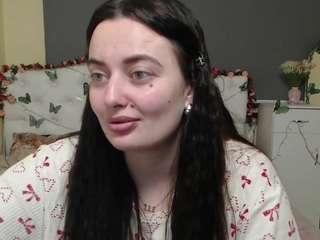 milanaprice's CamSoda show and profile