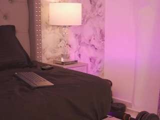 charlotte-harris Live Webcam on CamSoda
