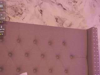 charlotte-harris Live Webcam on CamSoda