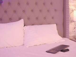 Live webcam model charlotte-harris on Soda Cams