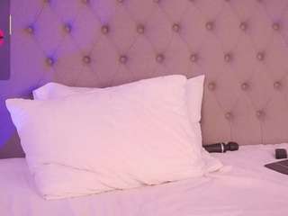 Live webcam model charlotte-harris on Soda Cams