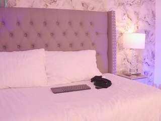 Live webcam model charlotte-harris on Soda Cams