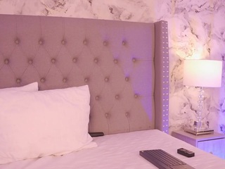 charlotte-harris webcam