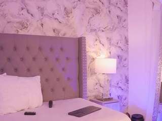 charlotte-harris's CamSoda show and profile