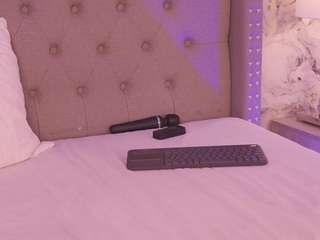 charlotte-harris's CamSoda show and profile