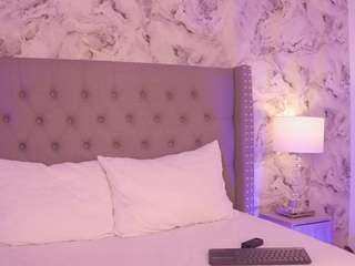 charlotte-harris webcam