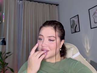 kylielips