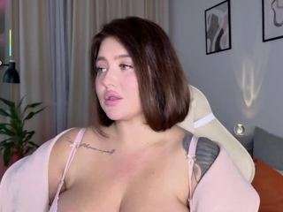 kylielips