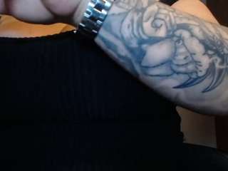penelope-titts live webcam show