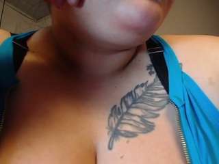 Penelope-titts live cam preview