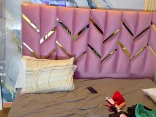 Chantal-Quinn's Live Sex Cam Show