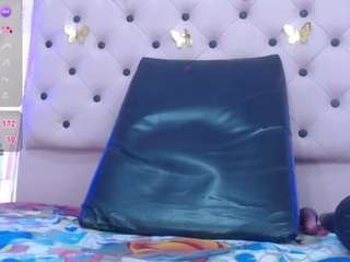 emmapink3 Live Webcam on CamSoda