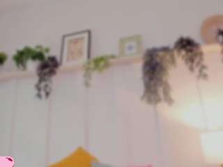 anneee Live Webcam on CamSoda