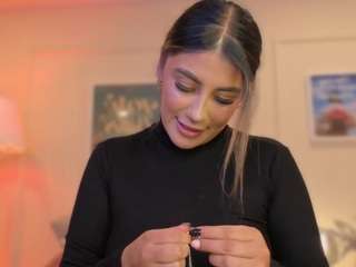 Live webcam model anneee on Soda Cams