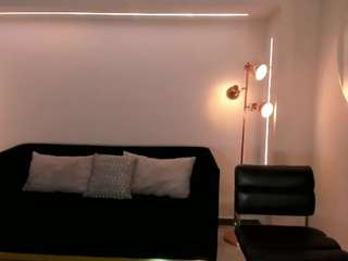 nora-sanz Live Webcam on CamSoda