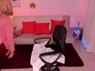 nora-sanz's live room