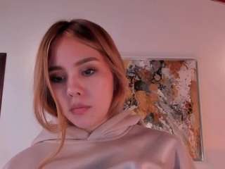 conniehot from CamSoda