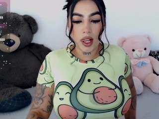Martinaveryhot