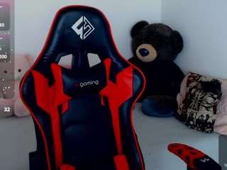 Live webcam model luii-99 on Soda Cams