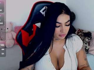 Live webcam model luii-99 on Soda Cams