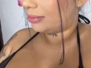 Martinaveryhot