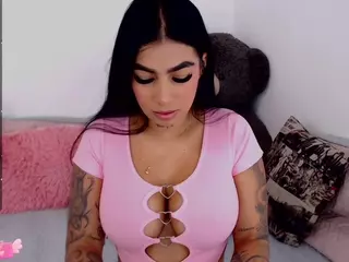 Martinaveryhot's Live Sex Cam Show