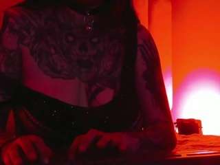 valneeko's CamSoda show and profile