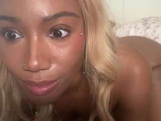 Chanell Heart live cam