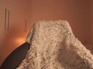 loopcia's CamSoda show and profile