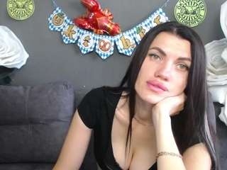MilaLoona live cam preview