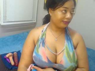 amazing-shazz Live Webcam on CamSoda