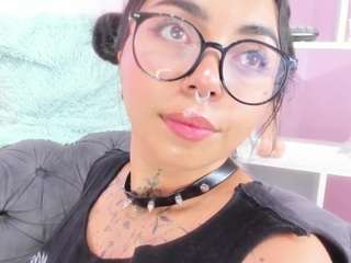 le modèle miiss-sofiii est en webcam porno dans un show sur le site camsoda, il possède les tags suivants: amateur,feet,young-adult,teen (18+),tattoos,student,solo,office,no smoking,no drinking,natural,moaning,mistress,living-room,anal,lingerie,facial piercings,brown eyes,ass,ass clapping