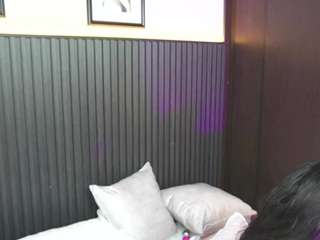 angelaa-thommson webcam model