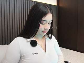 angelaa-thommson