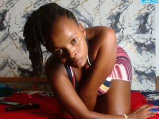 blondq2003 Live Webcam on CamSoda