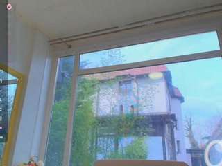 anna-lewis live cam profile