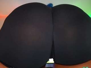 Live webcam model ox-lemon on Soda Cams