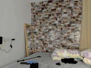 miss-mery-elen's CamSoda show and profile